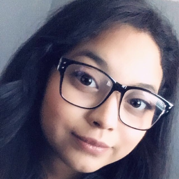 Meet your Posher, Rocio - Picture 1 of 1